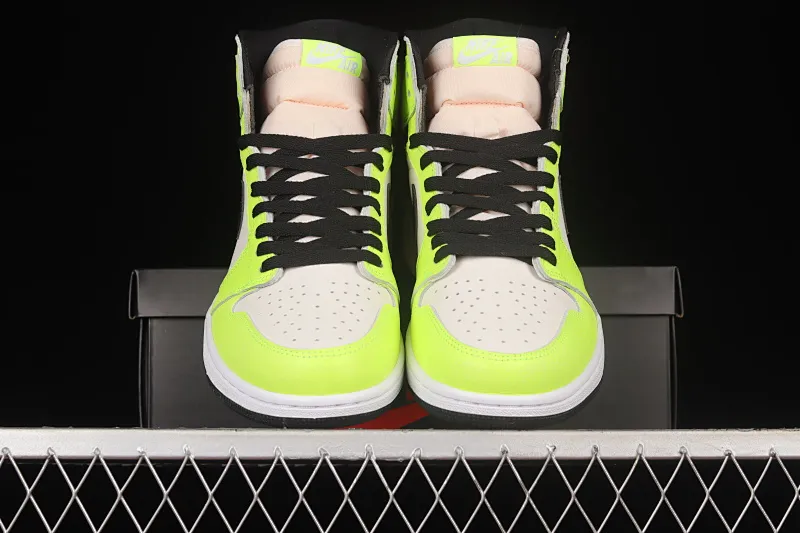 All categories Air Jordan Jordan series basketball shoes Air Jordan 1 High pure original version Air Jordan 1 High OG "Volt" AJ1 Joe 1 new fluorescent green 555088-702